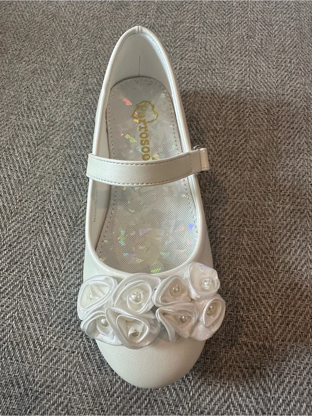 Girl's White Mary Jane Dress Shoes with Rosette Pearl Accents